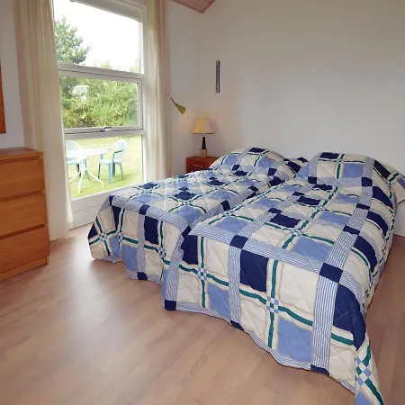 Two-bedroom Holiday In Prázdninový dům Rødby